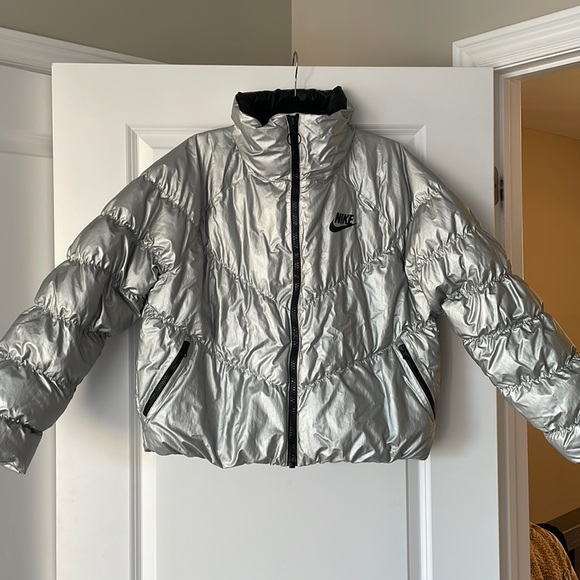 Nike Puffer Coat - Picture 1 of 3